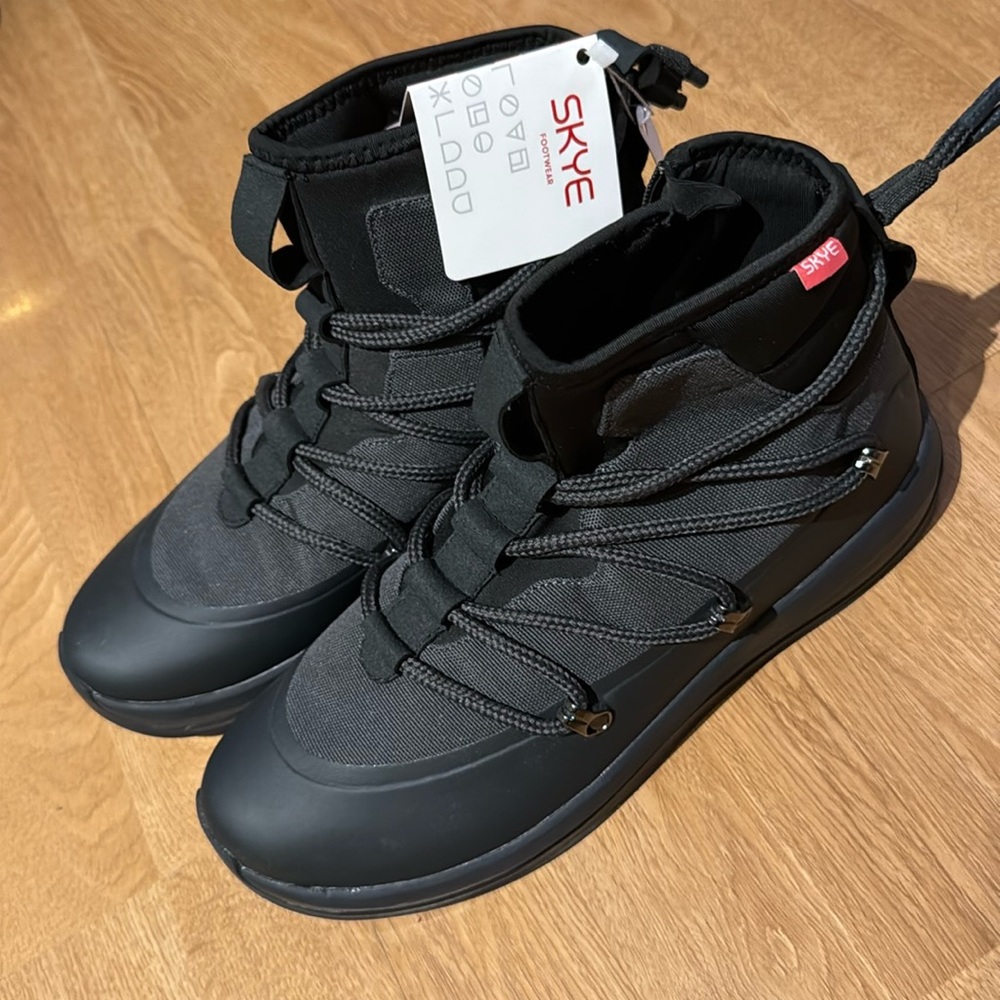 SKYE Unisex The Mobrly Sneakers
